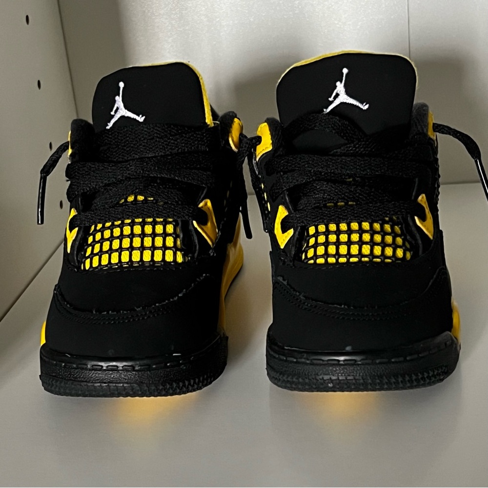 Air Jordan Retro Thunder 4